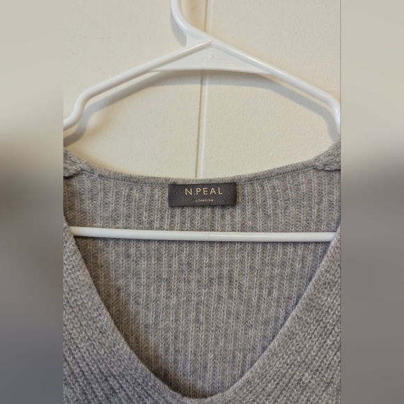 N.Peal London Street 100% Cashmere V-Neck Sweater in Gray Size Small - Picture 2 of 4